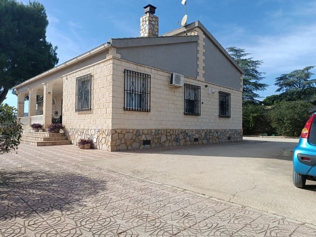 3 bedroom Villa for sale in Yecla with pool garage - € 315,000 (Ref: 9397870)