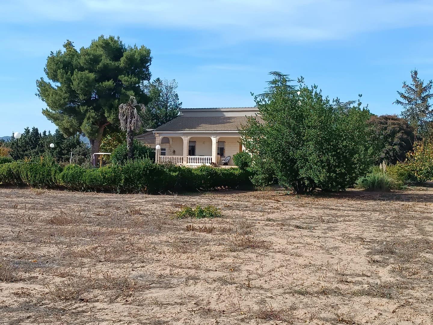 3 slaapkamer Villa te koop in Yecla met zwembad garage - € 315.000 (Ref: 9397870)