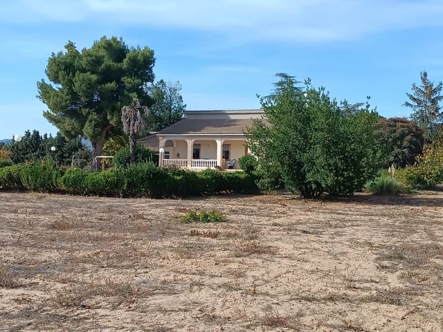 3 bedroom Villa for sale in Yecla with pool garage - € 315,000 (Ref: 9397870)