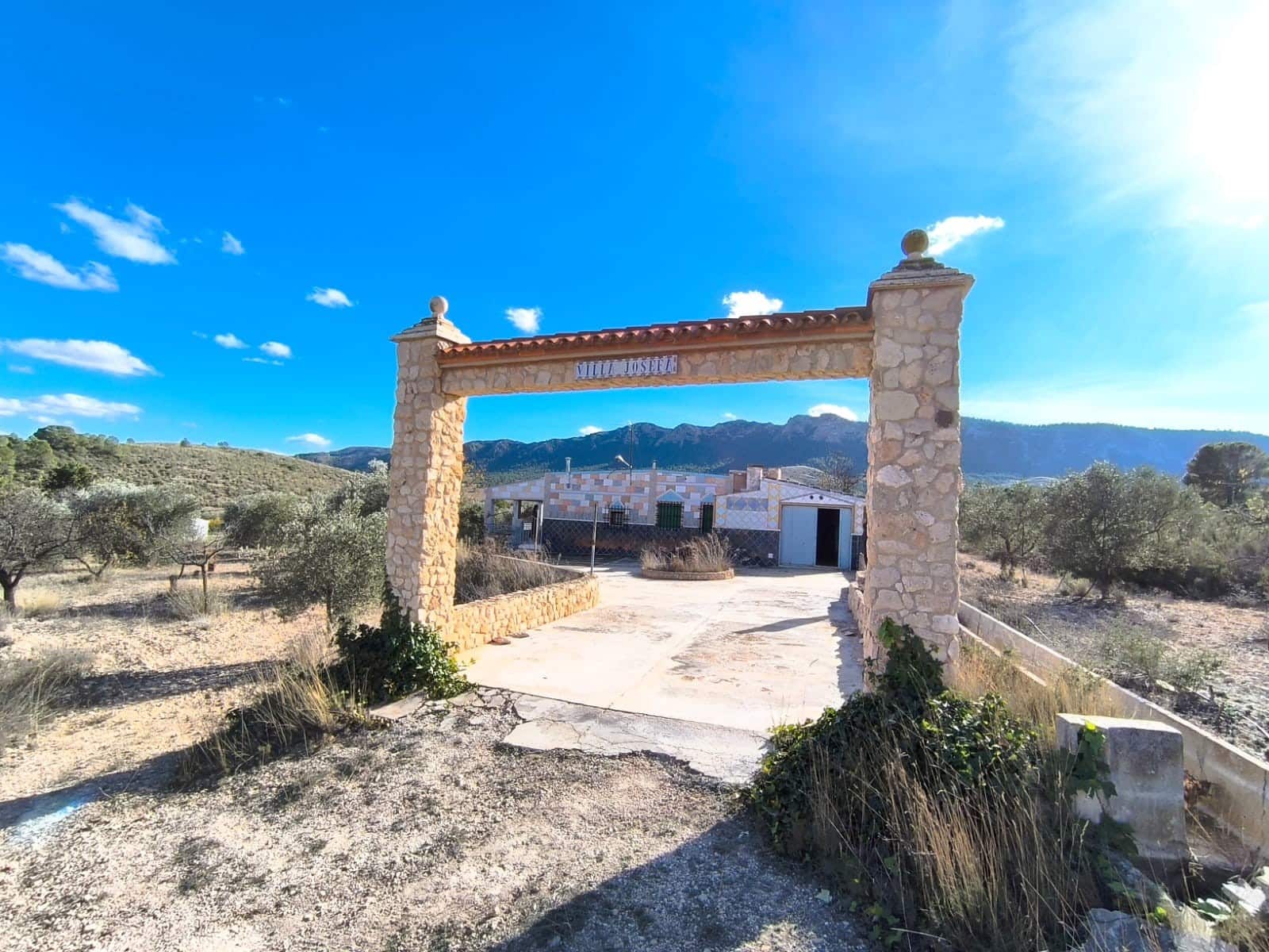 5 sypialnia Finka/Dom wiejski na sprzedaż w Yecla z basenem garażem - 70 000 € (Ref: 9407037)