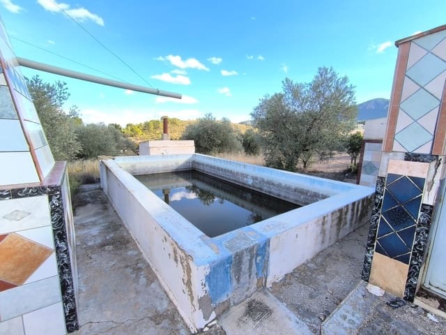 5 sypialnia Finka/Dom wiejski na sprzedaż w Yecla z basenem garażem - 79 995 € (Ref: 9407037)