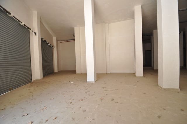 Kaupallinen myytävänä paikassa Elda - 750 000 € (Ref: 9412642)