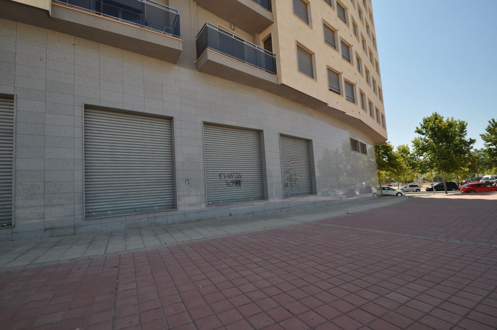Commercial for sale in Elda - € 750,000 (Ref: 9412642)