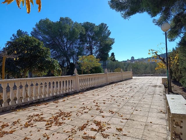 5 chambre Villa/Maison à vendre à Yecla avec garage - 230 000 € (Ref: 9436443)