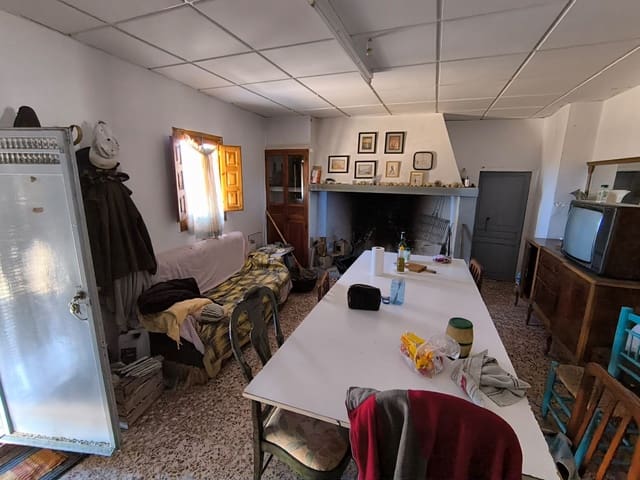 3 soverom Finca/Herregård til salgs i Yecla med garasje - € 75 000 (Ref: 9436552)