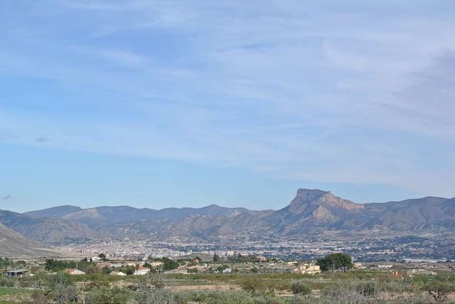 4 makuuhuone Maalaistalo myytävänä paikassa Monóvar / Monóver - 99 995 € (Ref: 9440858)