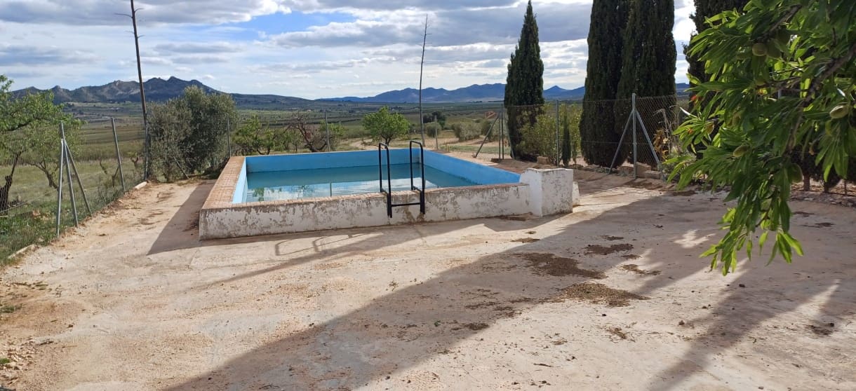 3 chambre Finca/Maison de Campagne à vendre à Caudete avec piscine garage - 89 990 € (Ref: 9441672)