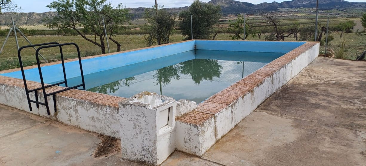 3 chambre Finca/Maison de Campagne à vendre à Caudete avec piscine garage - 89 990 € (Ref: 9441672)