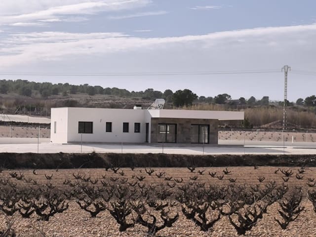 3 bedroom Villa for sale in Pinoso with pool - € 349,995 (Ref: 9447421)