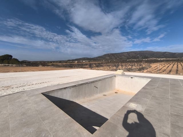 3 bedroom Villa for sale in Pinoso with pool - € 349,995 (Ref: 9447421)