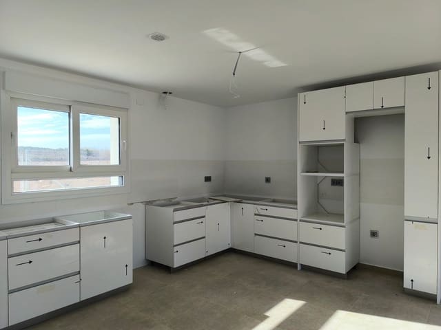 3 bedroom Villa for sale in Pinoso with pool - € 349,995 (Ref: 9447421)