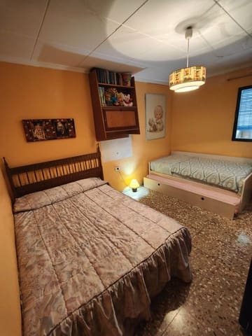 4 sypialnia Finka/Dom wiejski na sprzedaż w Yecla z basenem garażem - 210 000 € (Ref: 9471718)