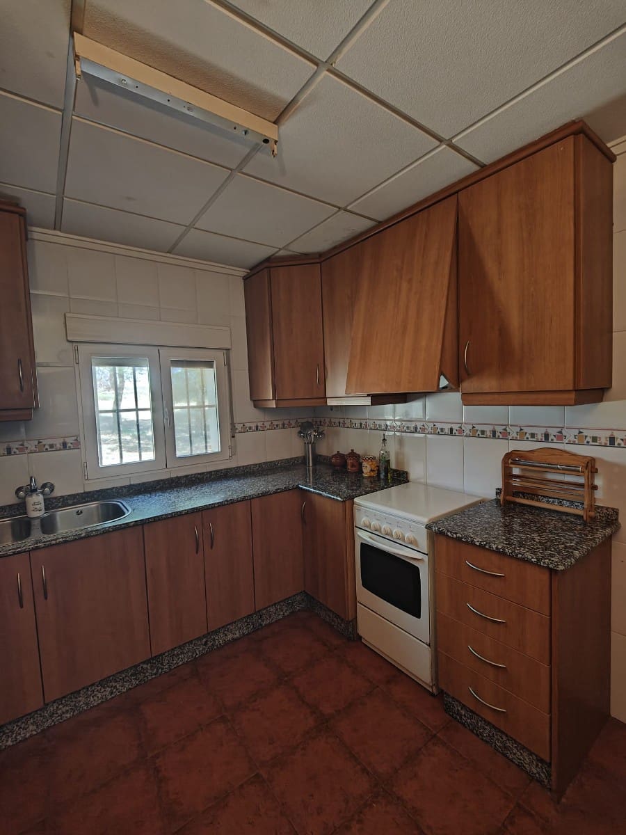 4 sypialnia Finka/Dom wiejski na sprzedaż w Yecla z basenem garażem - 210 000 € (Ref: 9471718)