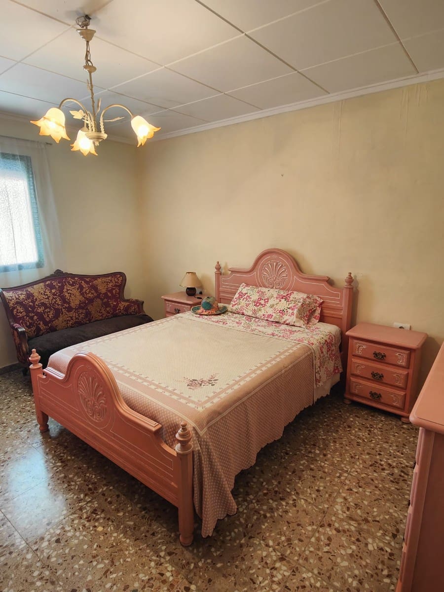 4 sypialnia Finka/Dom wiejski na sprzedaż w Yecla z basenem garażem - 210 000 € (Ref: 9471718)