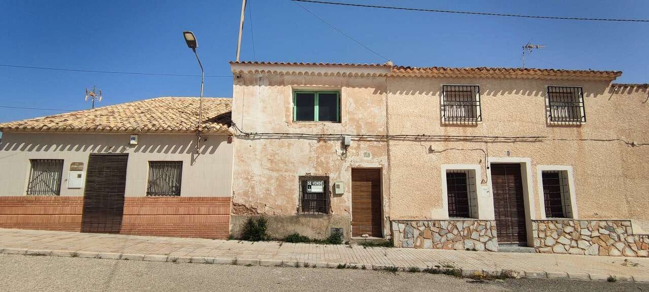 4 bedroom Townhouse for sale in Raspay - € 49,995 (Ref: 9486846)