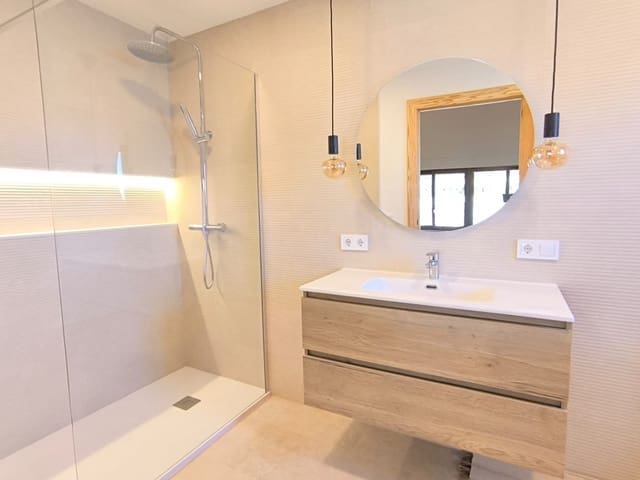 4 bedroom Villa for sale in Abanilla with pool - € 369,995 (Ref: 9490065)