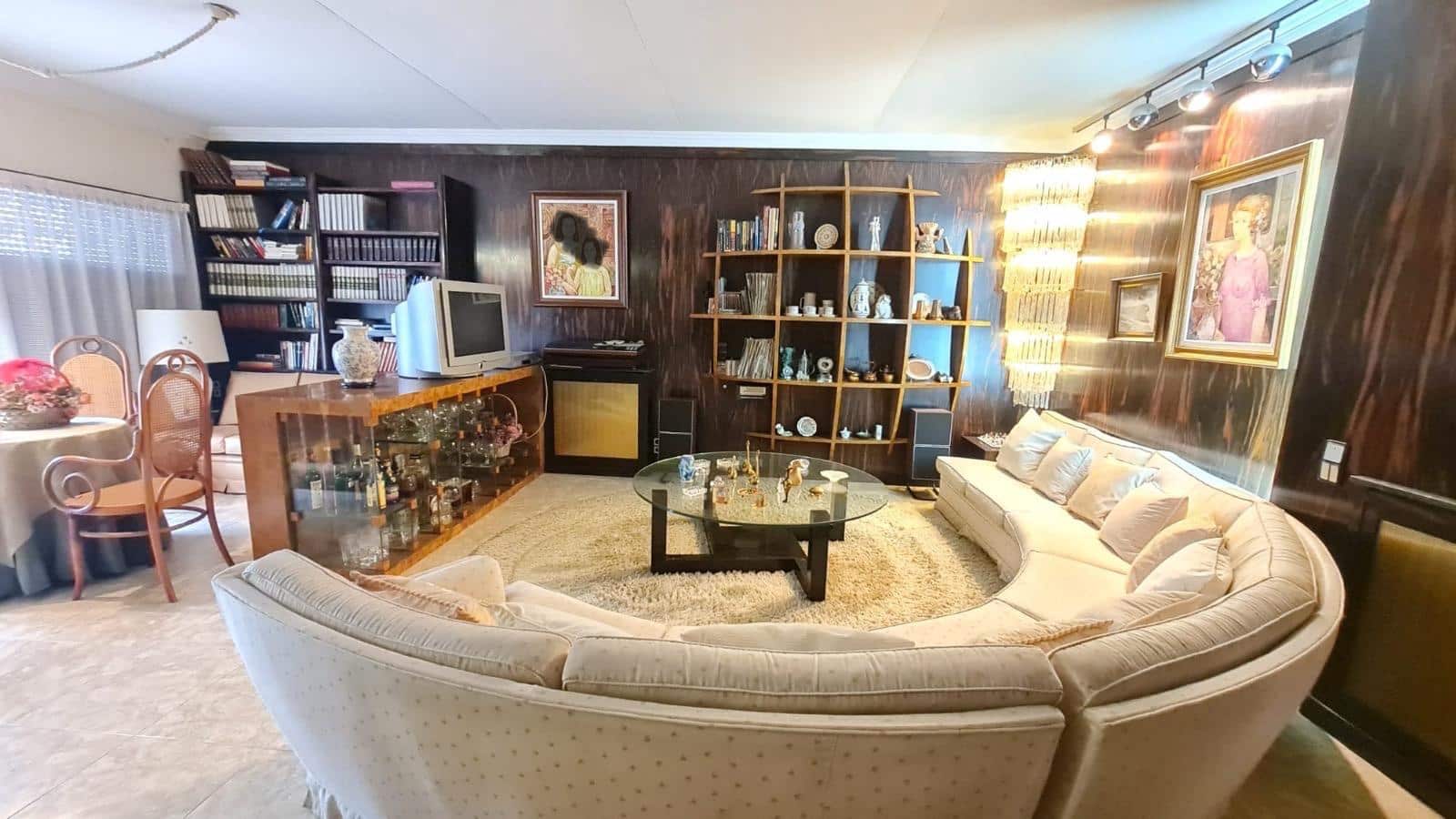 4 soveværelse Byhus til salg i Elda med garage - € 429.995 (Ref: 9566418)