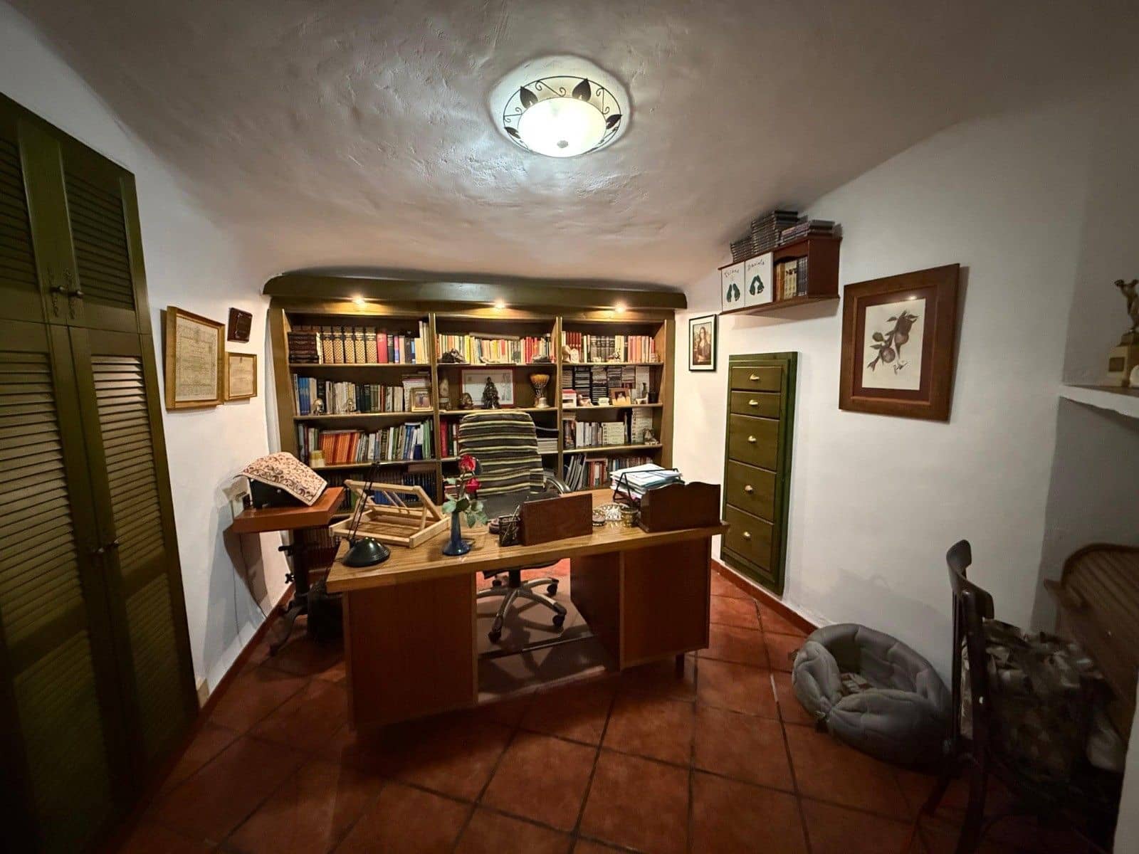 5 bedroom Finca/Country House for sale in Elda with garage - € 260,000 (Ref: 9571423)