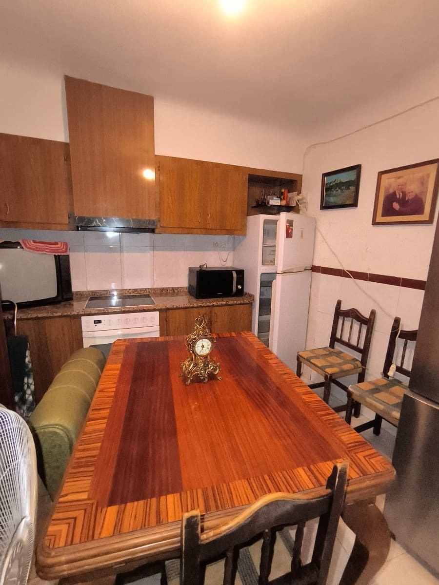 Casa de 5 habitaciones en Pinoso en venta - 73.000 € (Ref: 9580023)