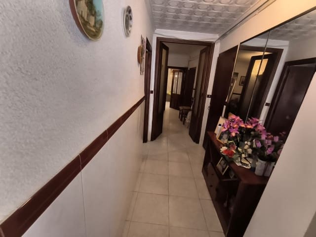 Casa de 5 habitaciones en Pinoso en venta - 73.000 € (Ref: 9580023)