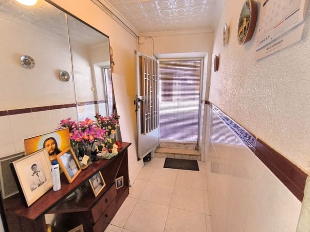 Casa de 5 habitaciones en Pinoso en venta - 73.000 € (Ref: 9580023)