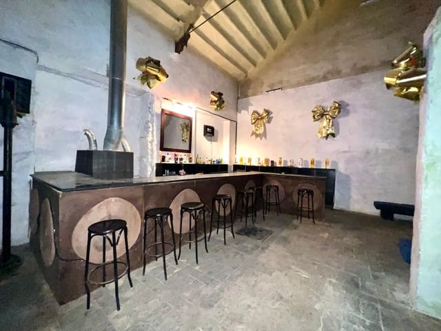 4 sypialnia Finka/Dom wiejski na sprzedaż w Yecla z basenem - 230 000 € (Ref: 9587915)