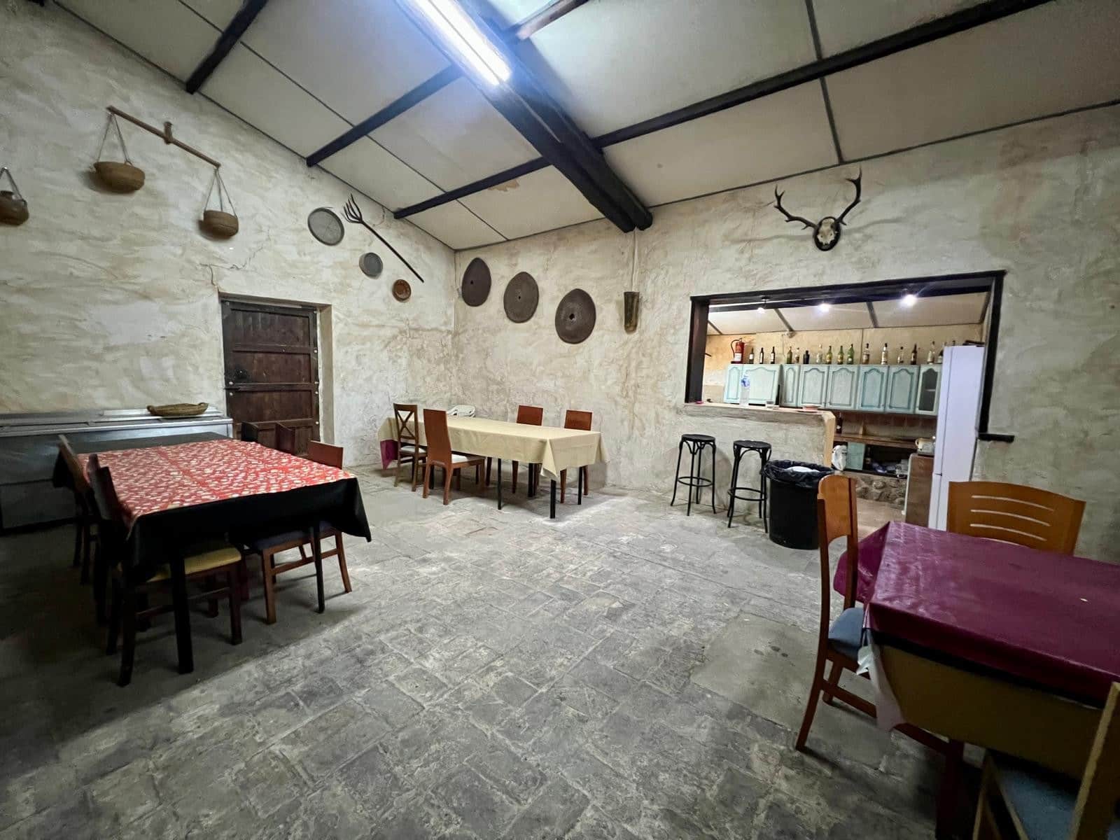 4 slaapkamer Finca/Landhuis te koop in Yecla met zwembad - € 230.000 (Ref: 9587915)