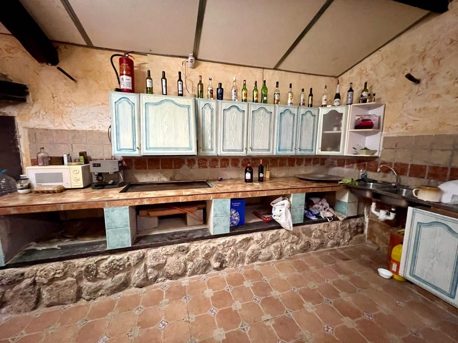 4 bedroom Finca/Country House for sale in Yecla with pool - € 230,000 (Ref: 9587915)
