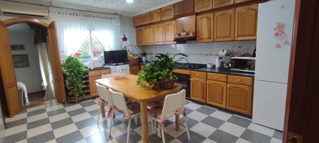 4 bedroom Villa for sale in Sax with pool - € 319,995 (Ref: 9588264)