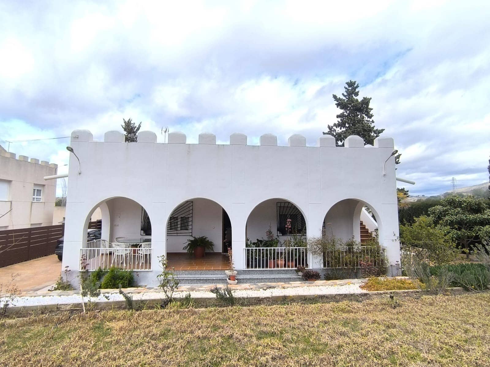 4 bedroom Villa for sale in Sax with pool - € 319,995 (Ref: 9588264)
