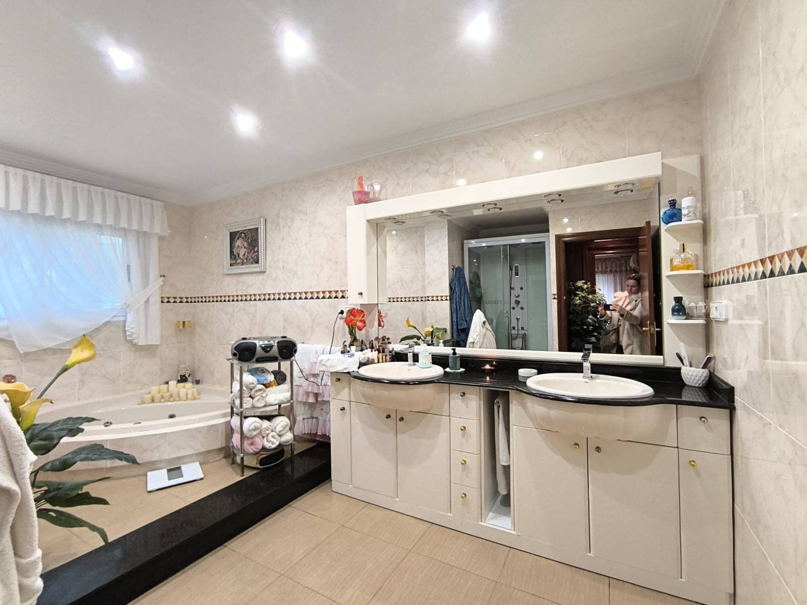 4 bedroom Villa for sale in Sax with pool garage - € 319,995 (Ref: 9588272)
