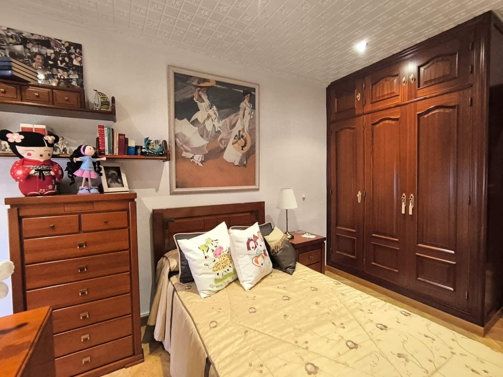 4 bedroom Villa for sale in Sax with pool garage - € 319,995 (Ref: 9588272)