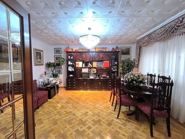 4 Zimmer Villa zu verkaufen in Sax mit Pool Garage - 319.995 € (Ref: 9588272)