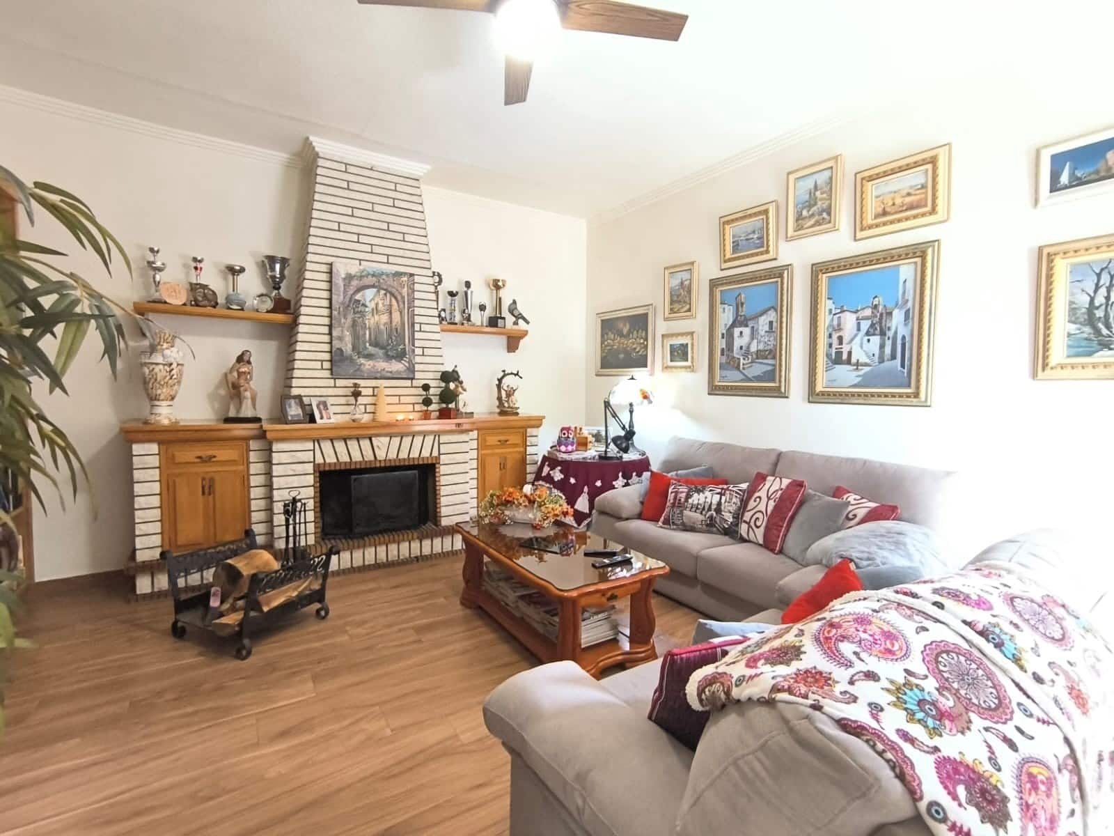 4 bedroom Villa for sale in Sax with pool garage - € 319,995 (Ref: 9588272)