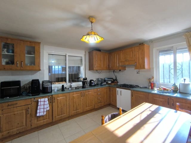 5 soveværelse Villa til salg i Las Virtudes, Villena med swimmingpool - € 259.999 (Ref: 9591713)