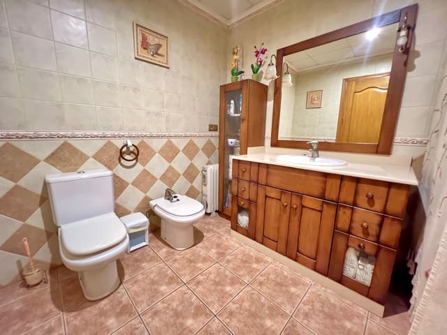 3 Zimmer Haus zu verkaufen in Pinoso - 137.800 € (Ref: 9598086)