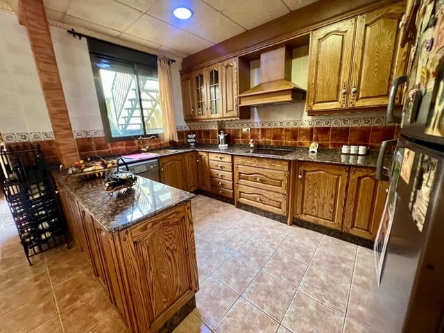 3 quarto Casa em Banda para venda em Pinoso - 137 800 € (Ref: 9598086)