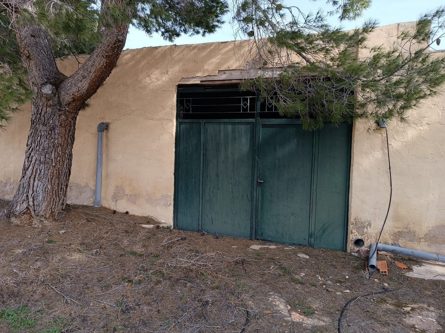 4 bedroom Finca/Country House for sale in Yecla with garage - € 79,000 (Ref: 9614177)