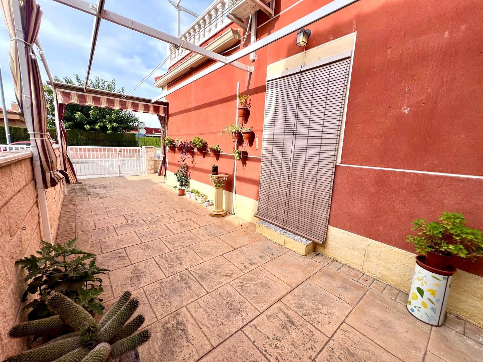Casa de 3 habitaciones en Pinoso en venta con garaje - 192.500 € (Ref: 9618572)