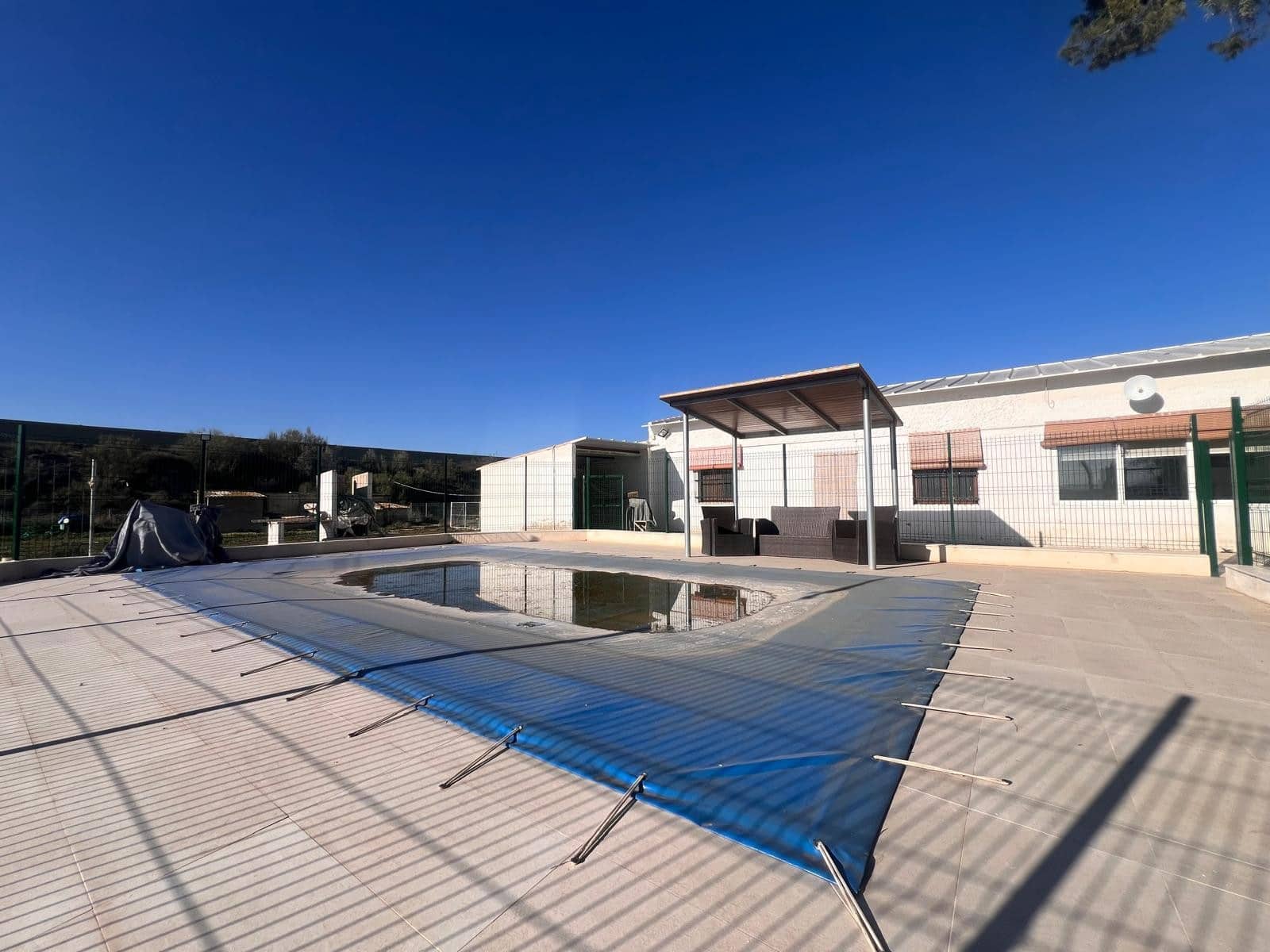 4 soveværelse Finca/Landehus til salg i Jumilla med swimmingpool garage - € 150.000 (Ref: 9650412)