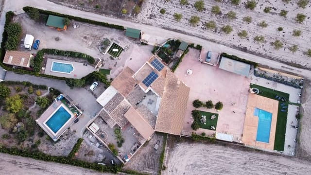 10 soveværelse Villa til salg i Villena med swimmingpool - € 499.995 (Ref: 9683339)