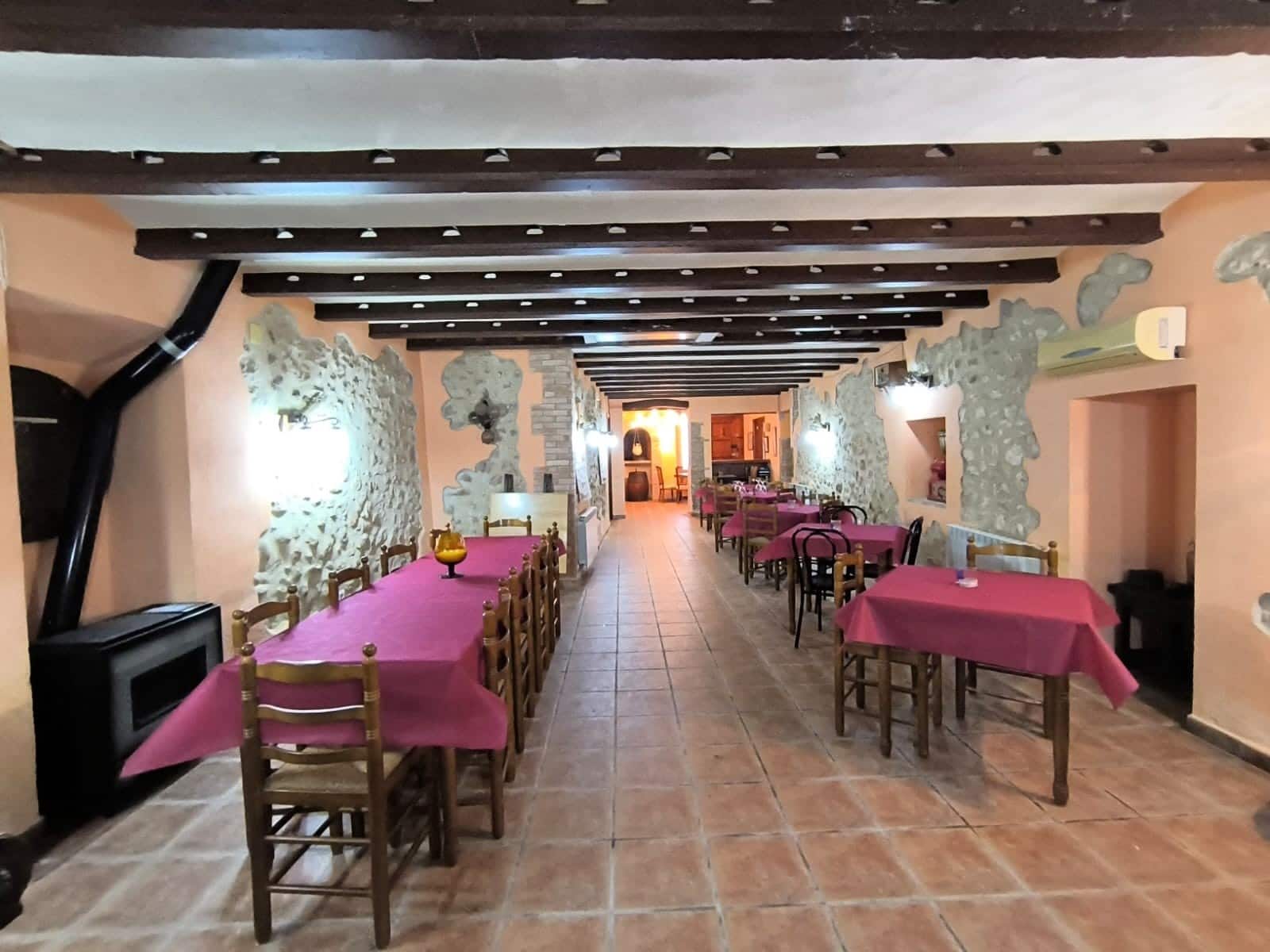 22 bedroom Commercial for sale in Banyeres de Mariola - € 1,750,000 (Ref: 9683340)