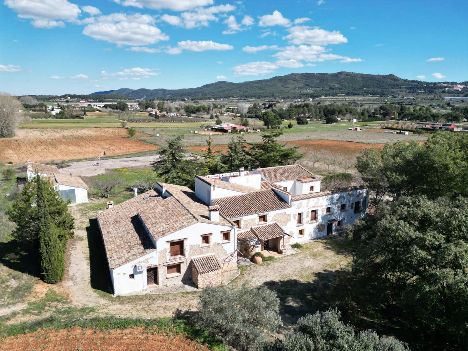 22 bedroom Commercial for sale in Banyeres de Mariola - € 1,750,000 (Ref: 9683340)