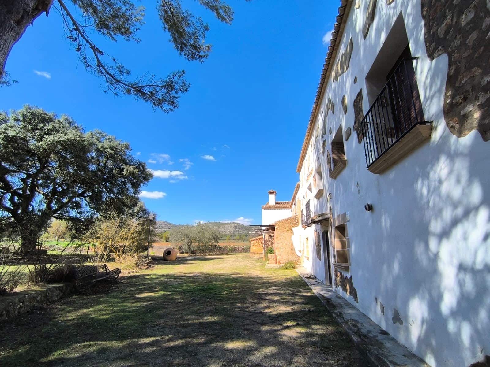 22 bedroom Commercial for sale in Banyeres de Mariola - € 1,750,000 (Ref: 9683340)