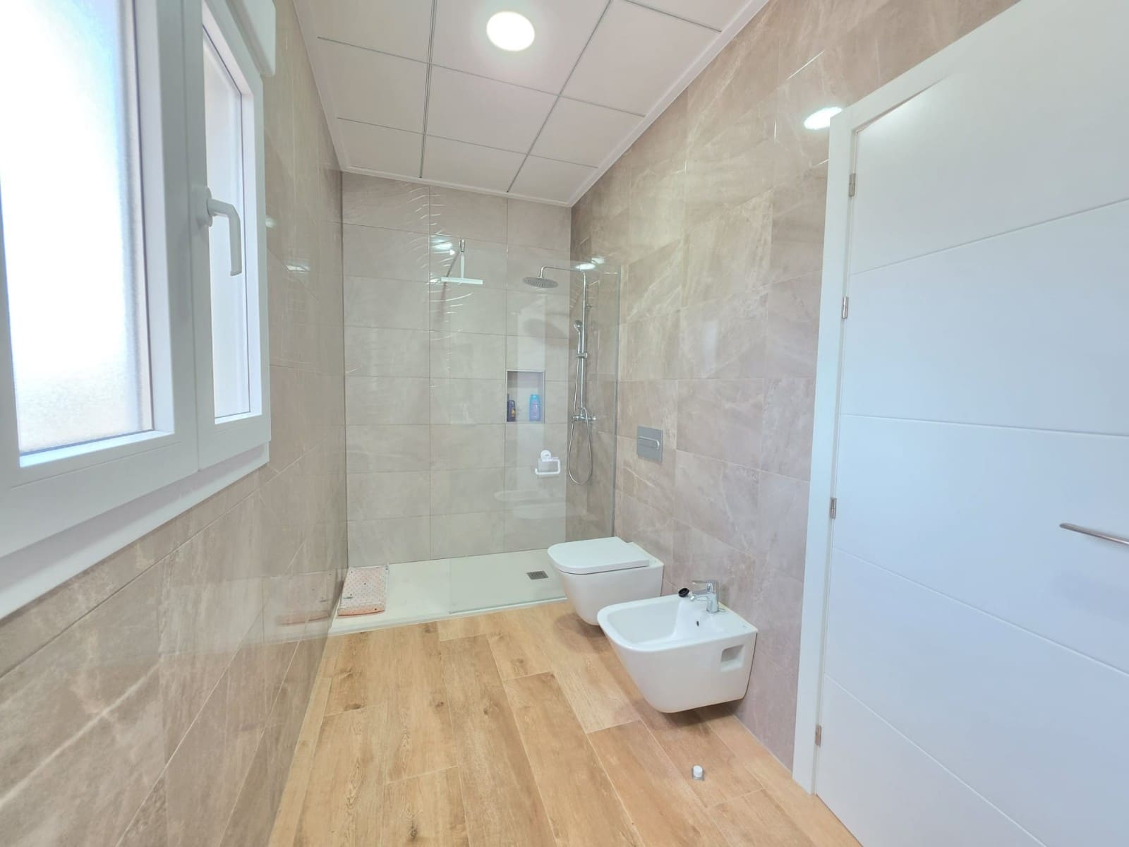 Chalet de 4 habitaciones en Pinoso en venta con piscina - 549.995 € (Ref: 9683396)