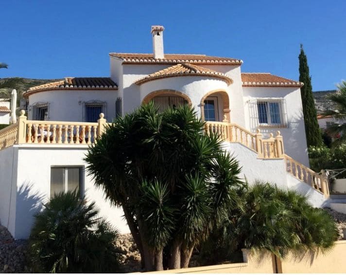 5 bedroom Villa for sale in Pedreguer with pool - € 495,000 (Ref: 9685184)