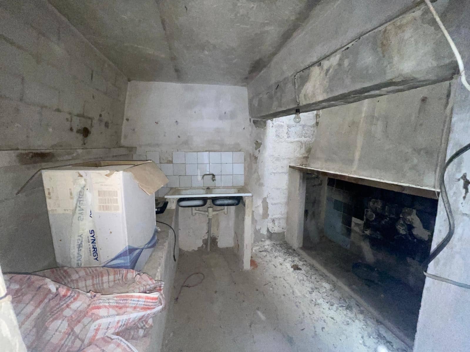Dom w skale na sprzedaż w Abanilla - 44 990 € (Ref: 9687222)