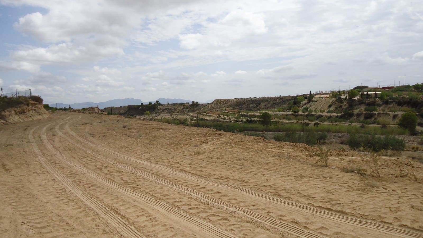 Ubebygd land til salgs i Abanilla - € 19 900 (Ref: 9687224)