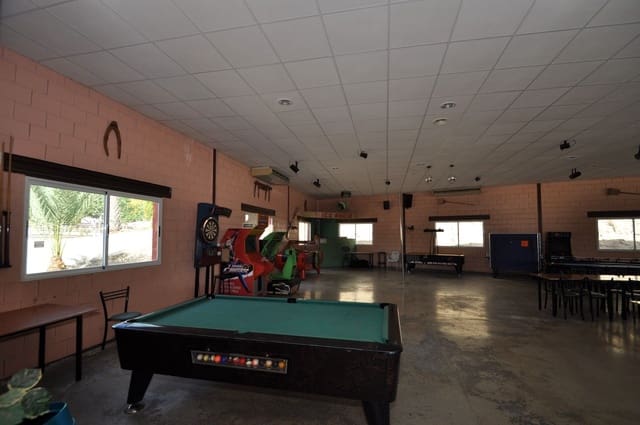 4 slaapkamer Commercieel te koop in Abanilla met zwembad garage - € 2.799.995 (Ref: 9687233)