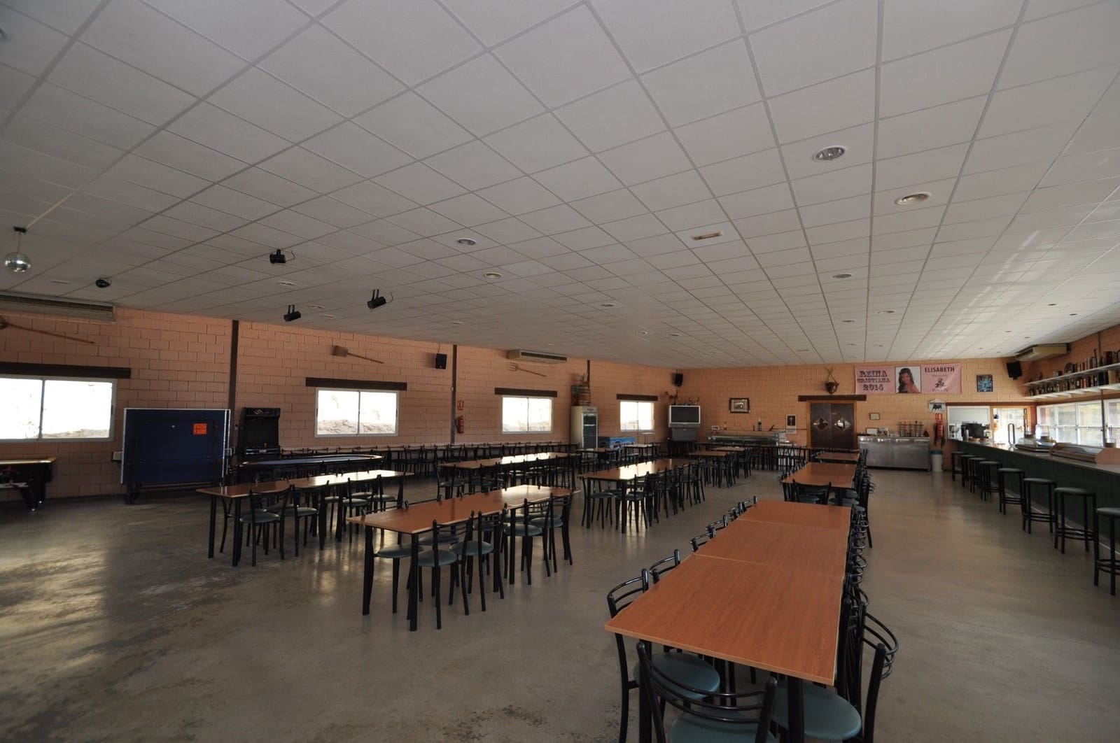 4 bedroom Commercial for sale in Abanilla with pool garage - € 2,799,995 (Ref: 9687233)